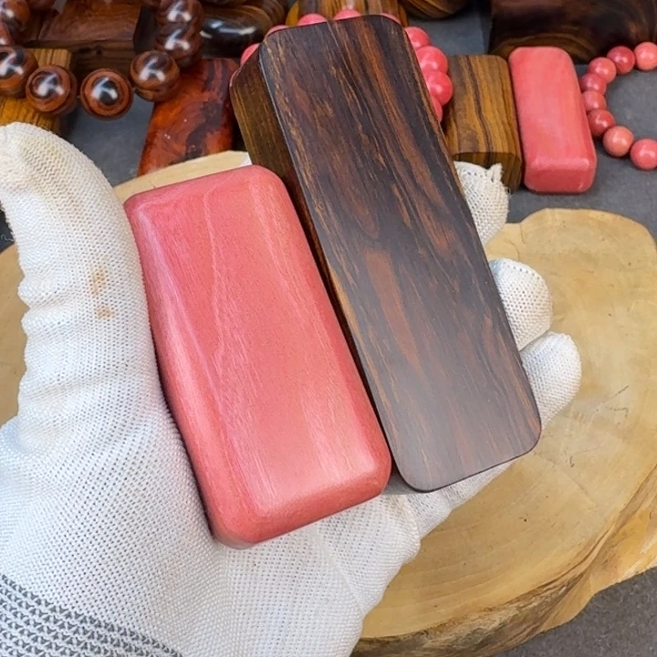 清***)美国沙漠铁木料粉象把件