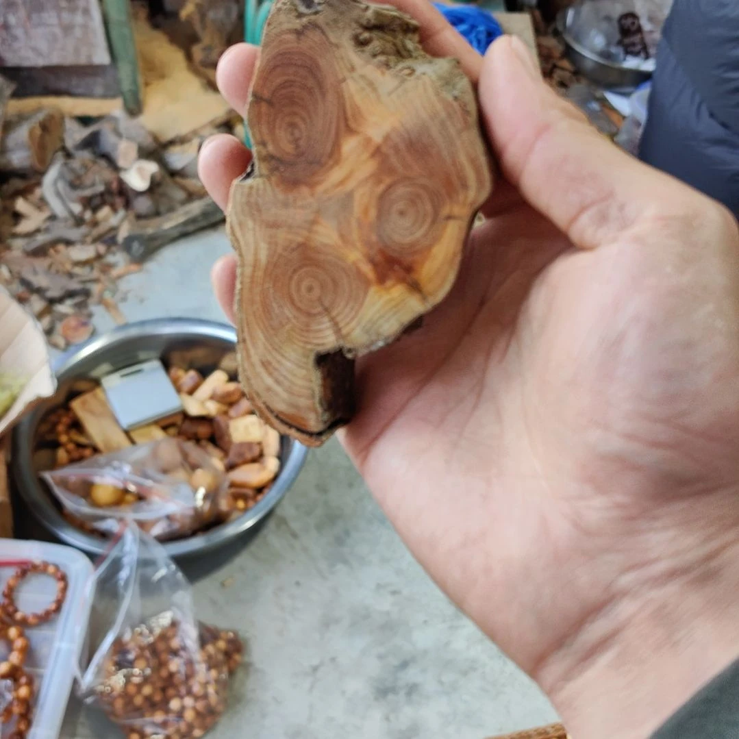 尚***求太行崖柏手工艺品。。。