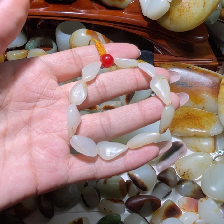 未镶嵌和田玉（子料）挂件