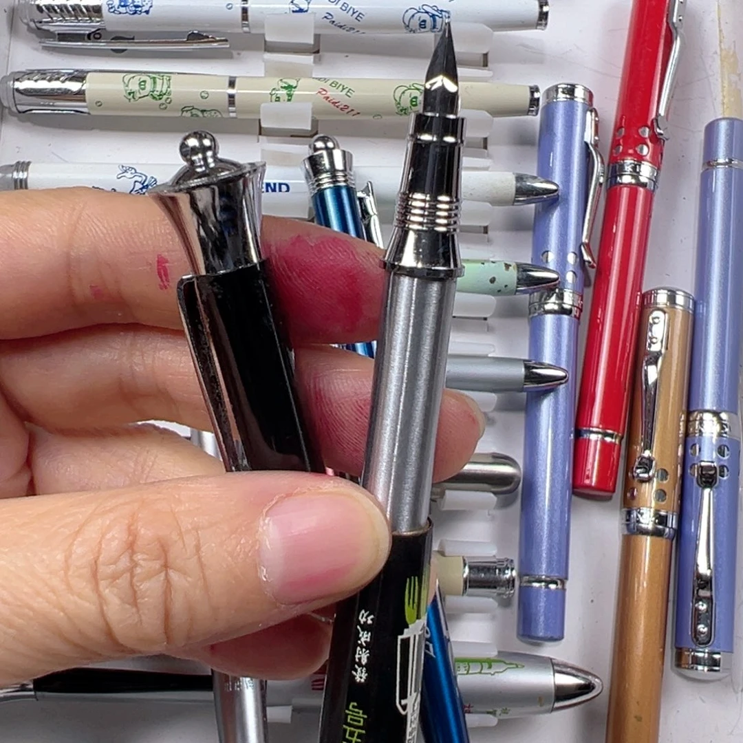 便携式神5纪念款伸缩钢笔黑色