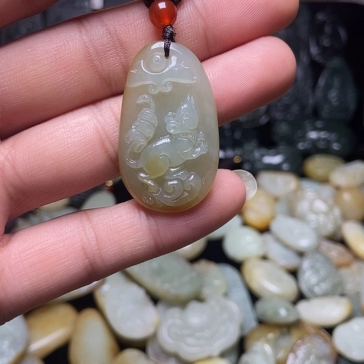 颈饰未镶嵌和田玉