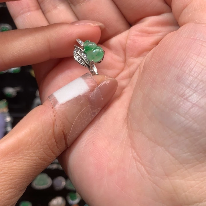 翡翠银S925镶嵌颈饰戒指