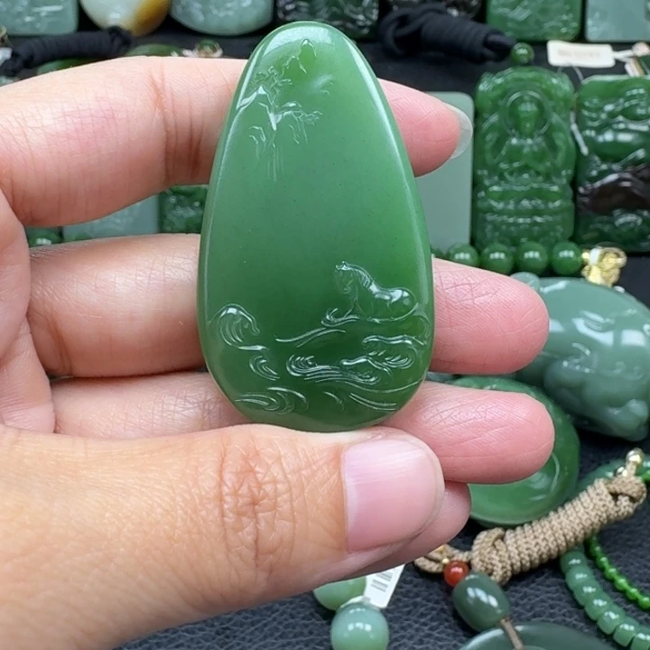 和田玉未镶嵌颈饰