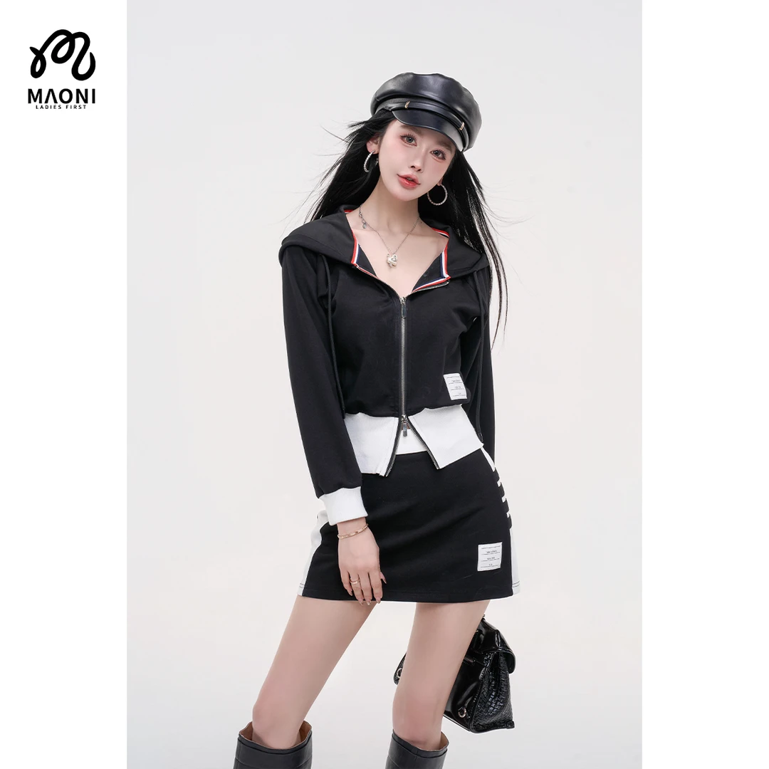 毛妮LADIESFIRST【辣妹出挑】学院风撞色连帽衫+短裤裙套装L2246