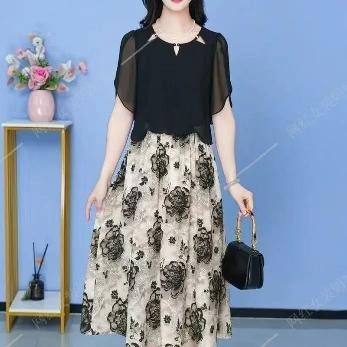 225夏季新款修身显瘦遮肚优雅减龄气质连衣裙