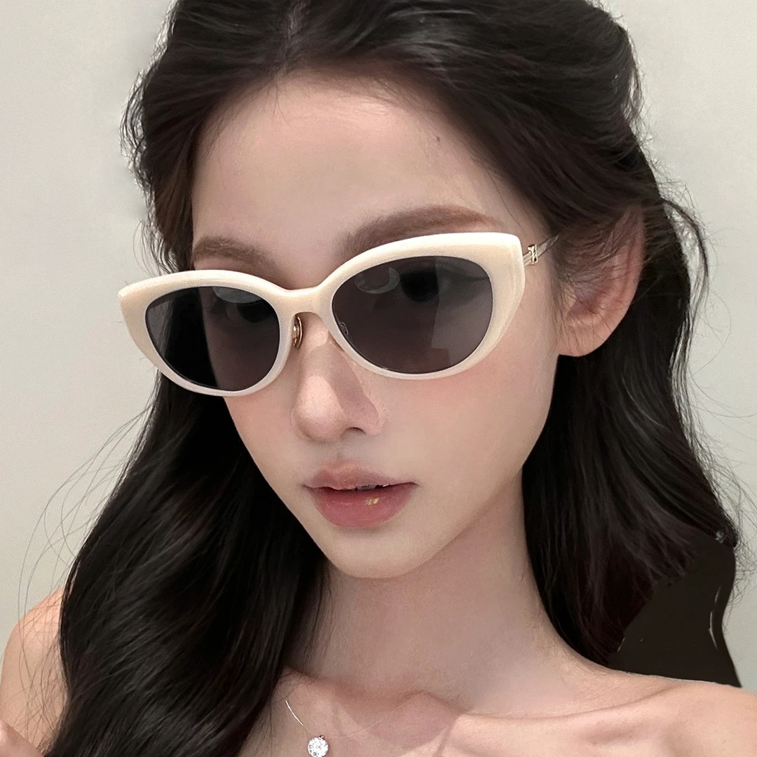2025新款猫眼奶白色墨镜女潮时尚遮阳高级感显脸小方圆脸太阳眼镜