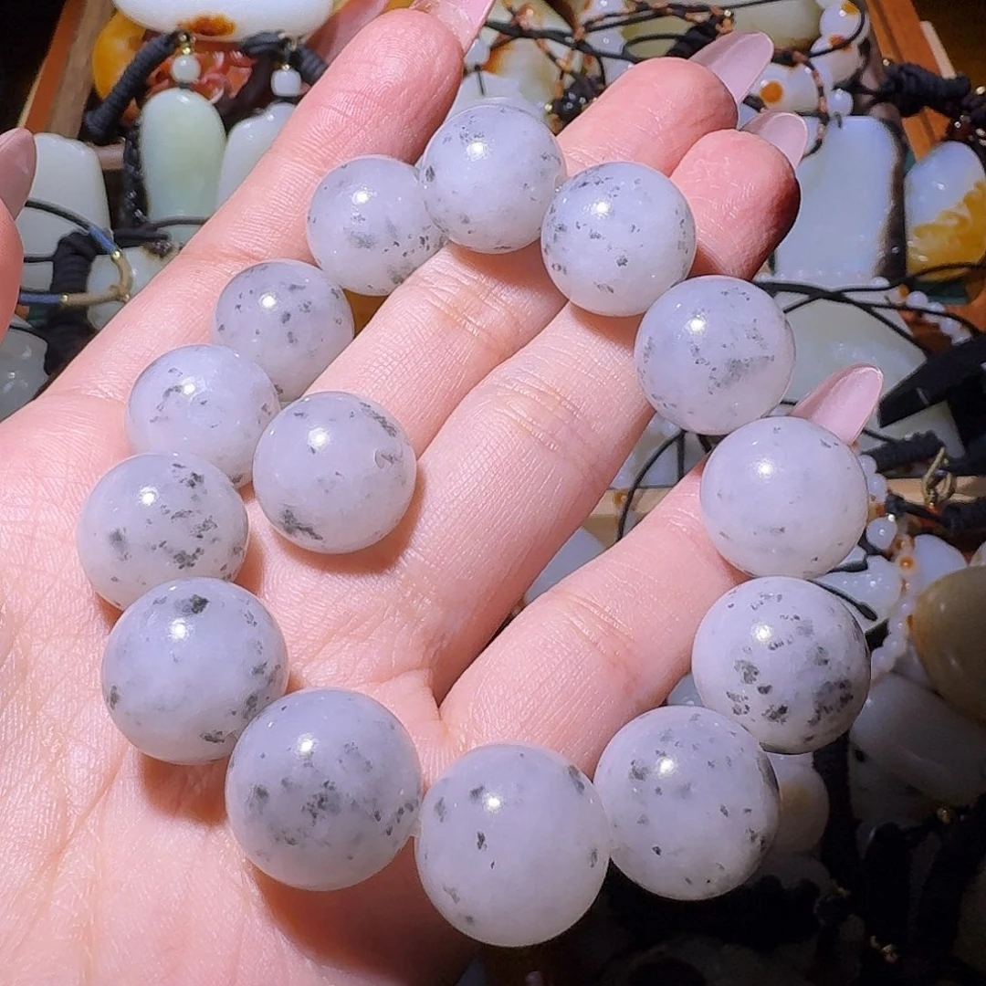 玉***波和田玉未镶嵌挂件