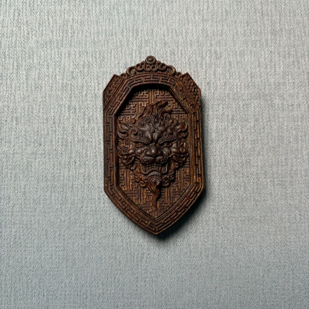 DZG014 沉香雕刻无事牌吊坠 多样性发一件