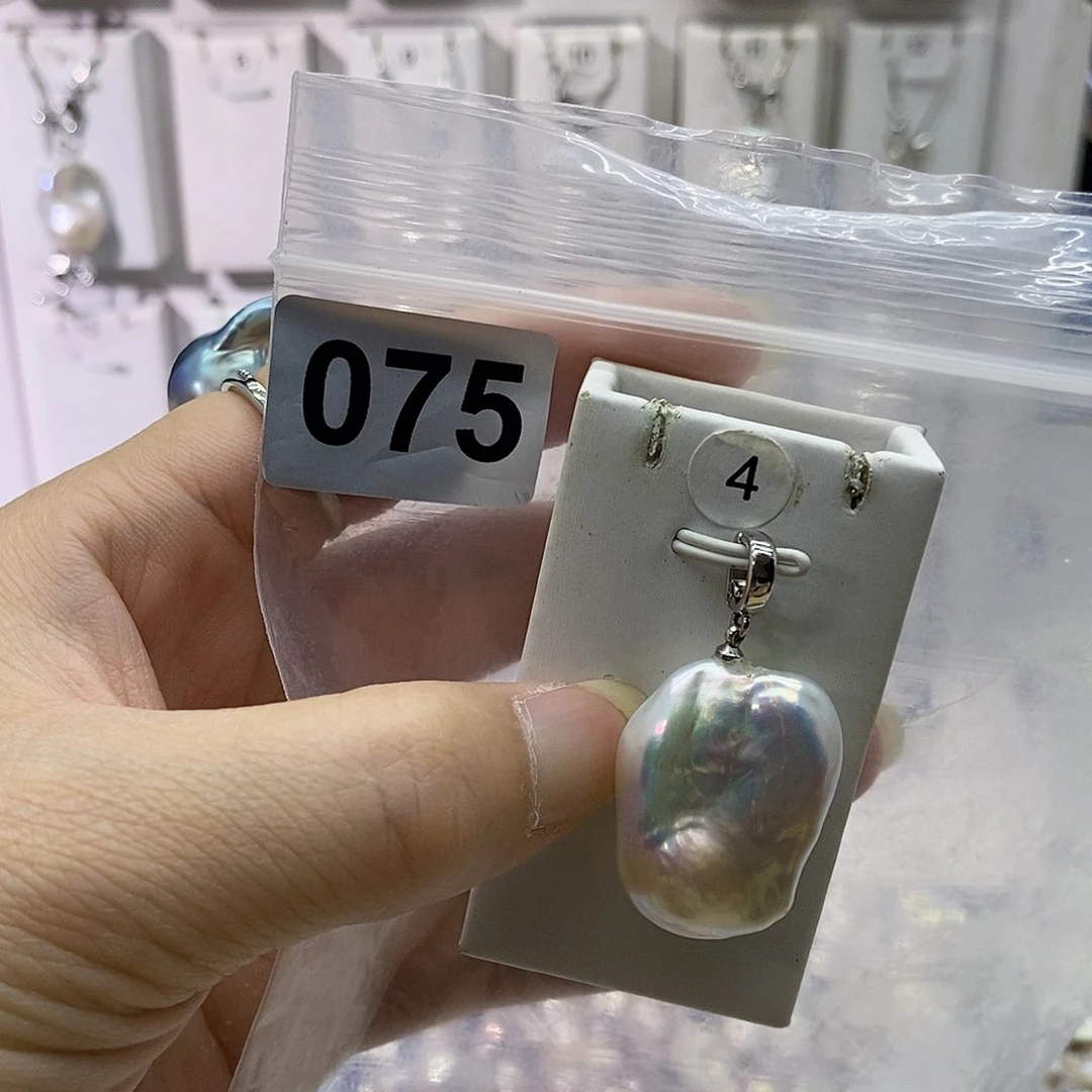 淡水珍珠合金颈饰