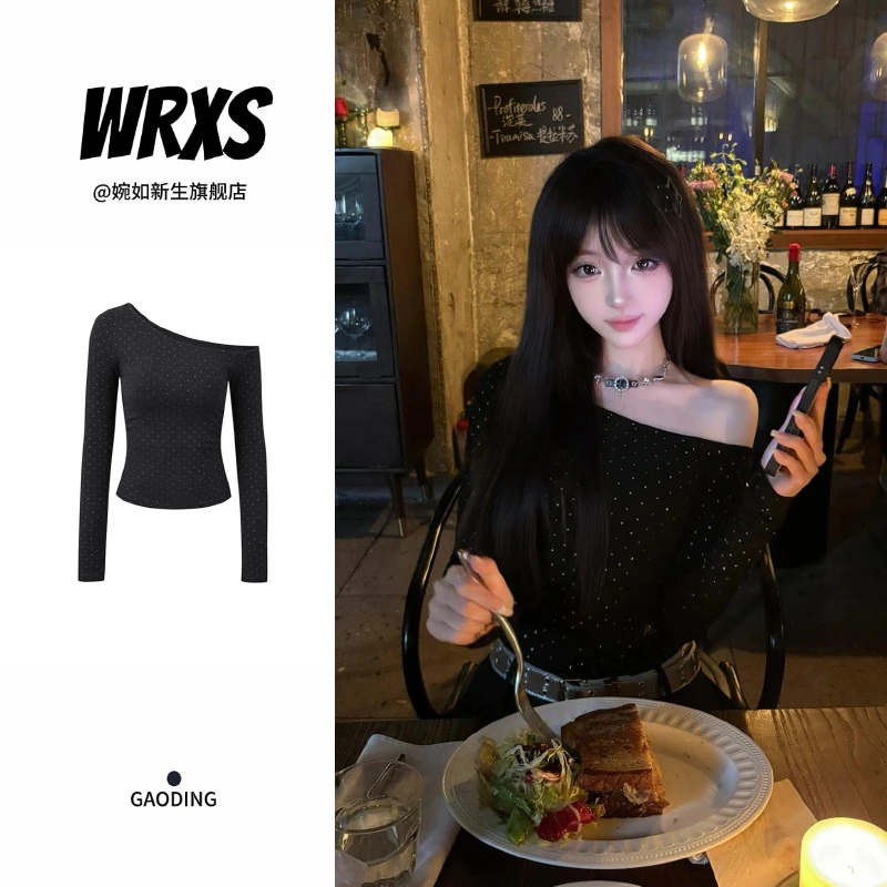 【婉如新生】亮片设计感斜肩长袖t恤女秋冬辣妹露肩内搭修身上衣