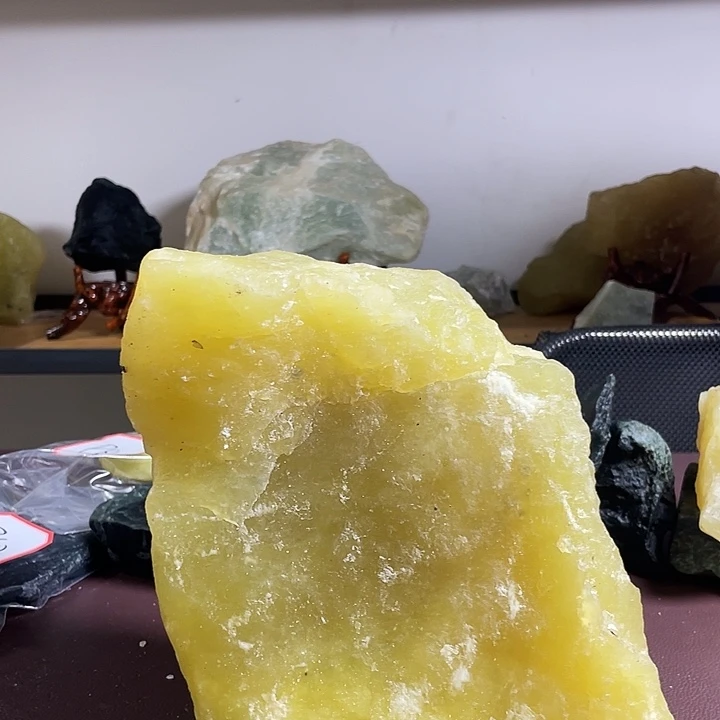 诚***信蛇纹石玉未镶嵌纯天然岫玉