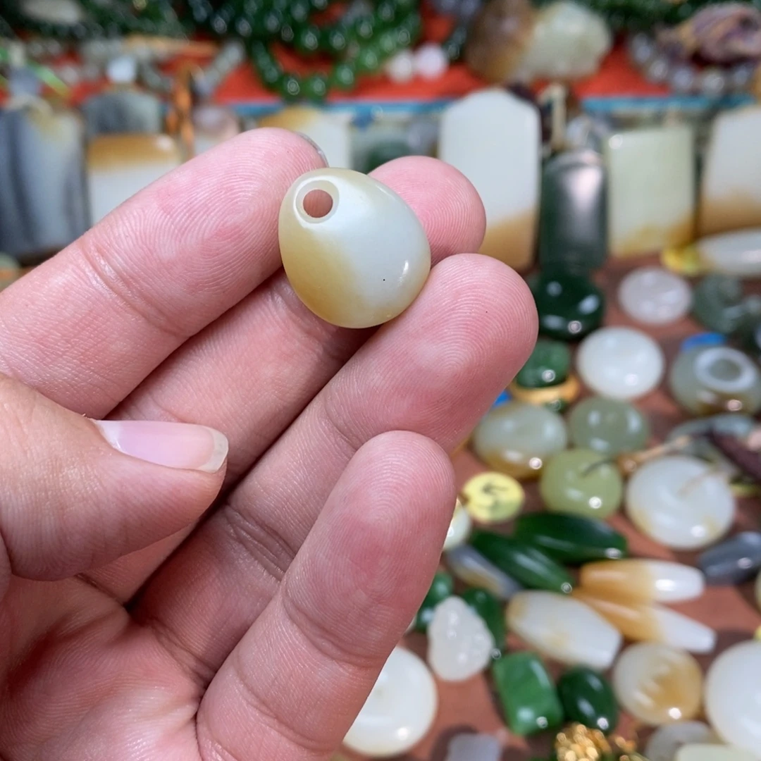 笔***侠和田玉未镶嵌吊坠(不含链)