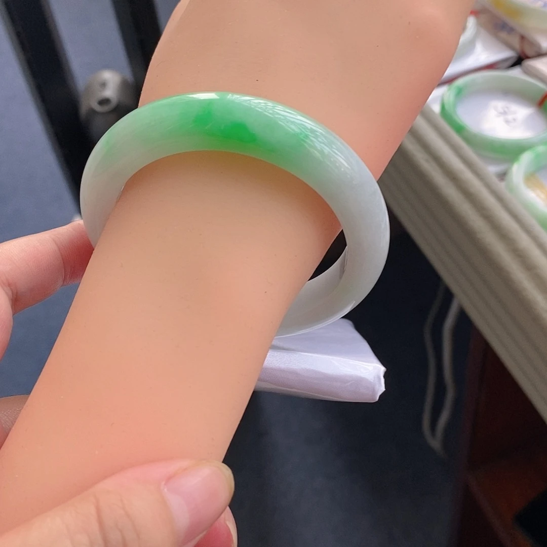 翡翠手镯未镶嵌5号
