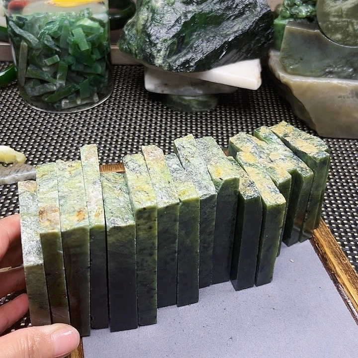 和田玉玉牌未镶嵌J****·