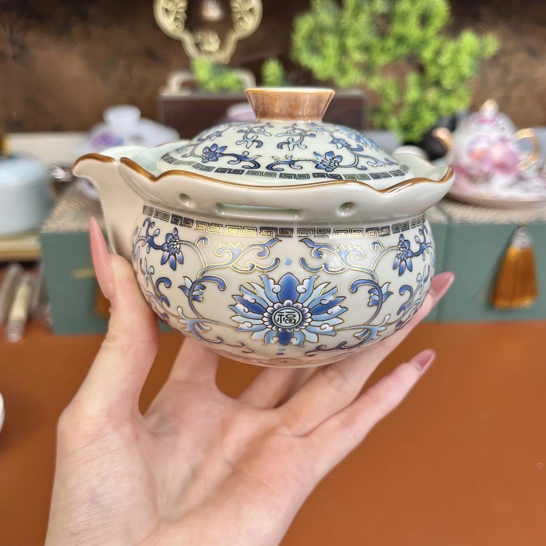 Z3202-青花汝窑缠枝莲手抓壶手工