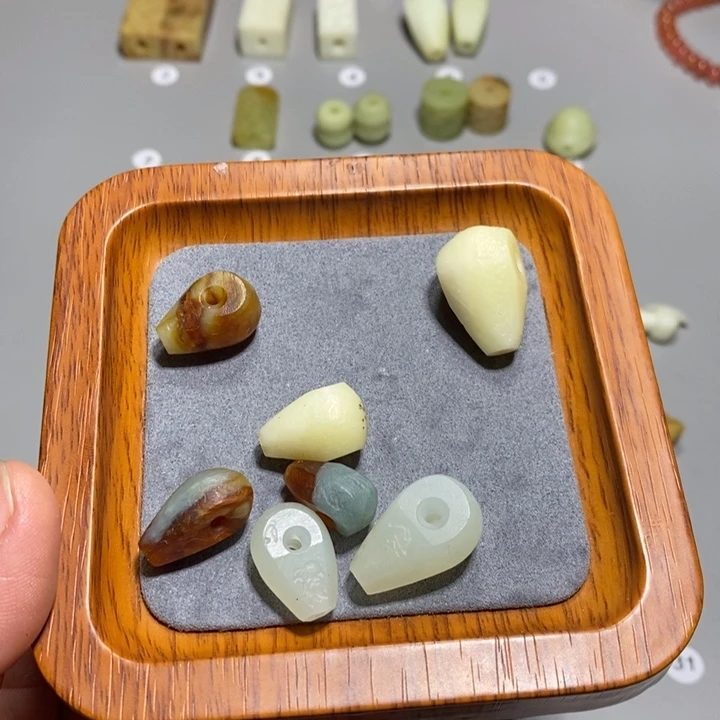 蛇纹石玉颈饰未镶嵌琪**胜