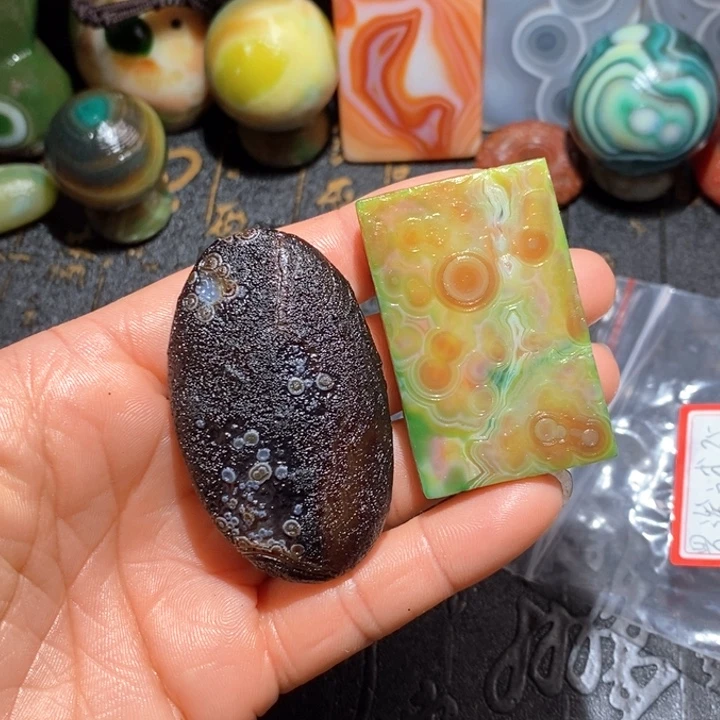 玛瑙/玉髓颈饰未镶嵌罗*诚