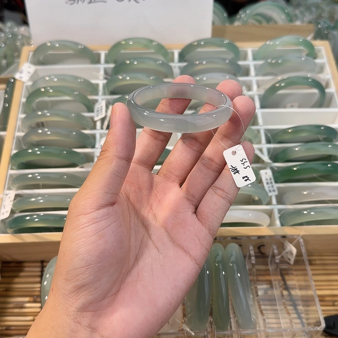 玛瑙/玉髓未镶嵌手镯圈口53.5