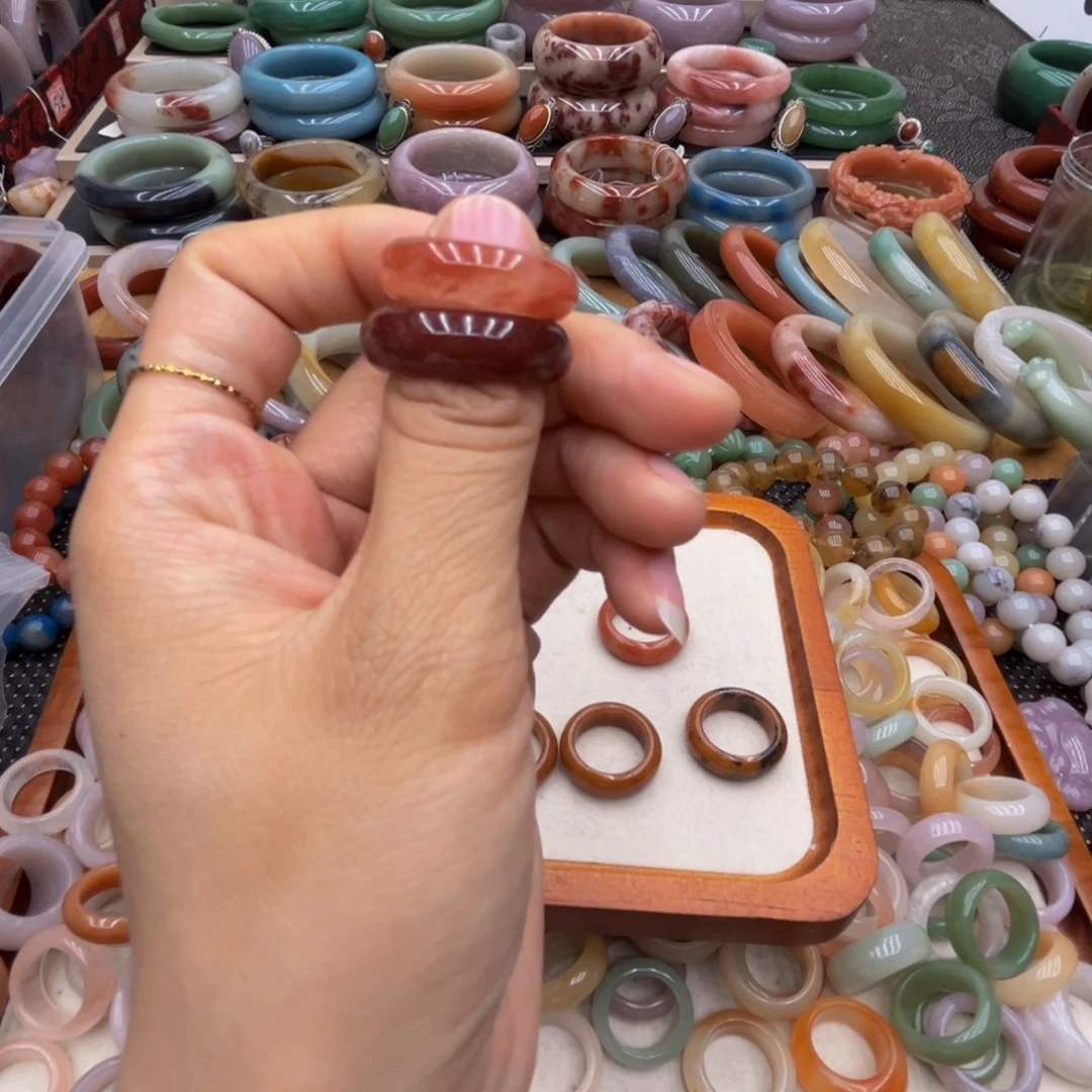 美***哒石英质玉未镶嵌圈口58