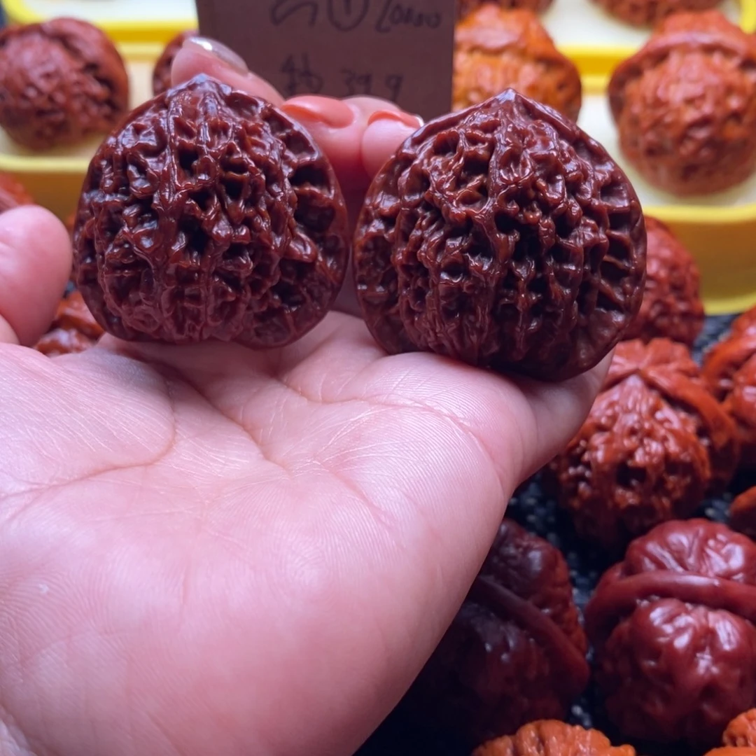 文玩核桃把件盘龙纹