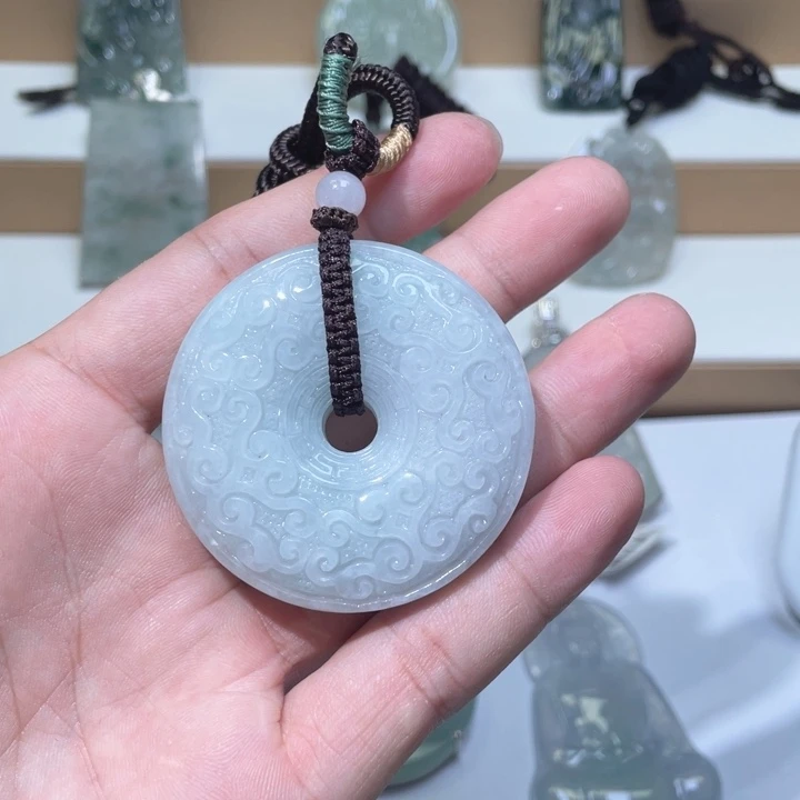 翡翠未镶嵌颈饰平安扣