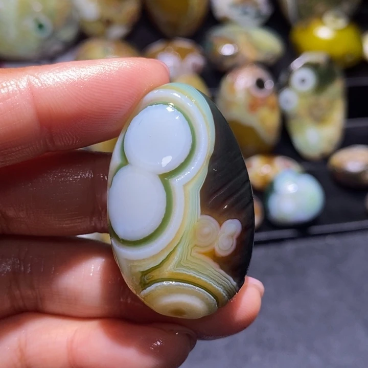 玛瑙/玉髓未镶嵌珠宝奇石76
