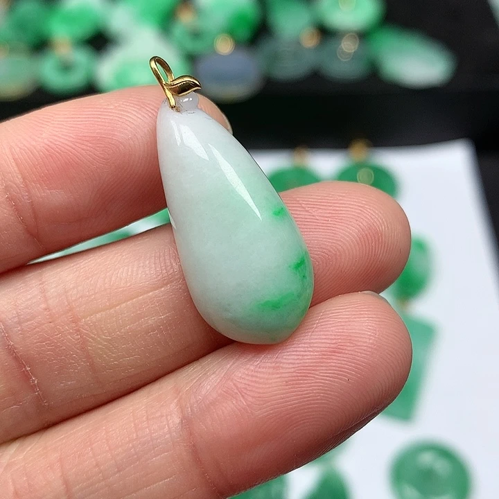 翡翠吊坠(不含链)18K金镶嵌