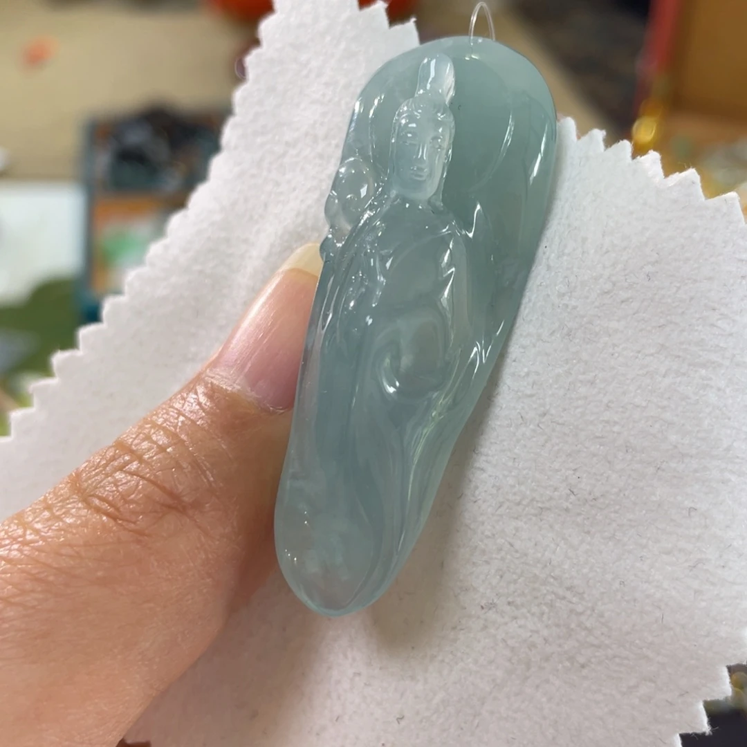 翡翠未镶嵌颈饰天空蓝站观音