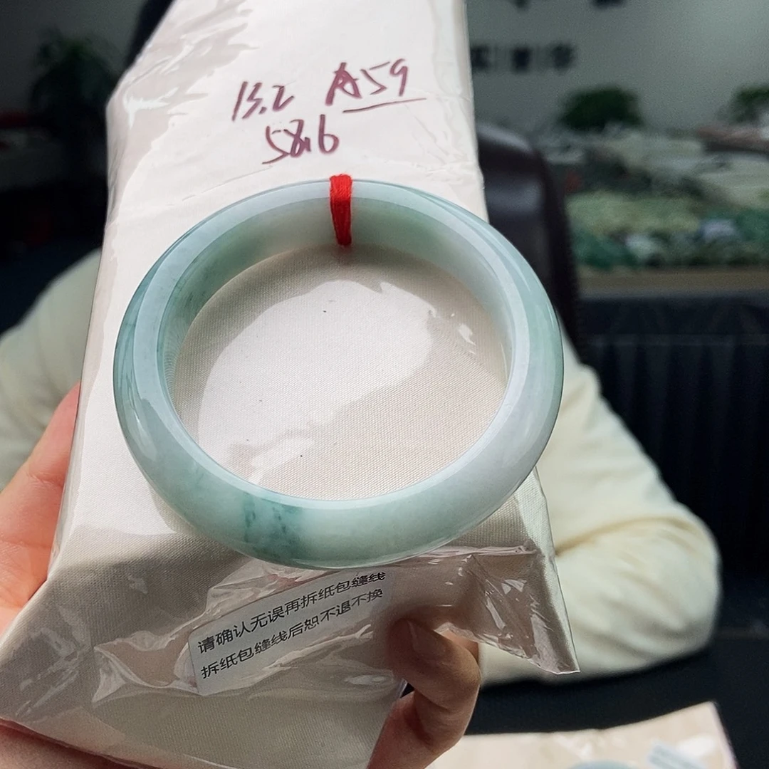 翡翠未镶嵌手镯拍一发一