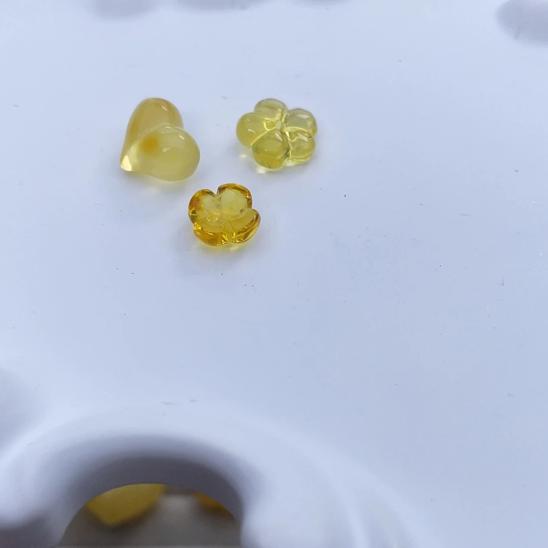 盖***盖琥珀吊坠(不含链)未镶嵌