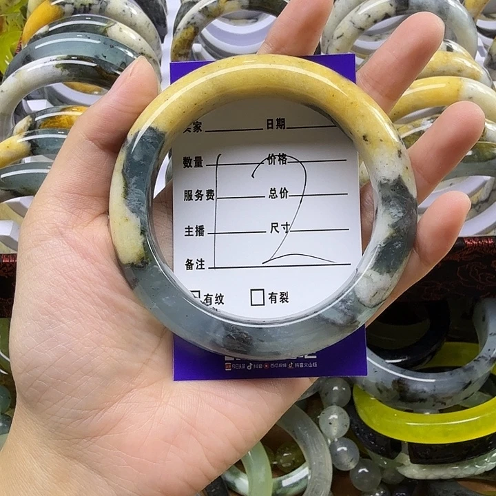 春***回蛇纹石玉未镶嵌手镯