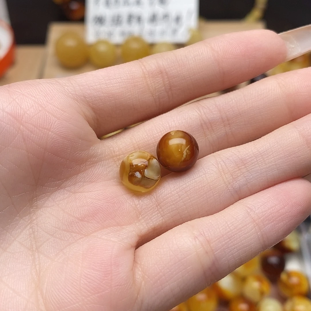 –****虫珀未镶嵌裸石蜜蜡