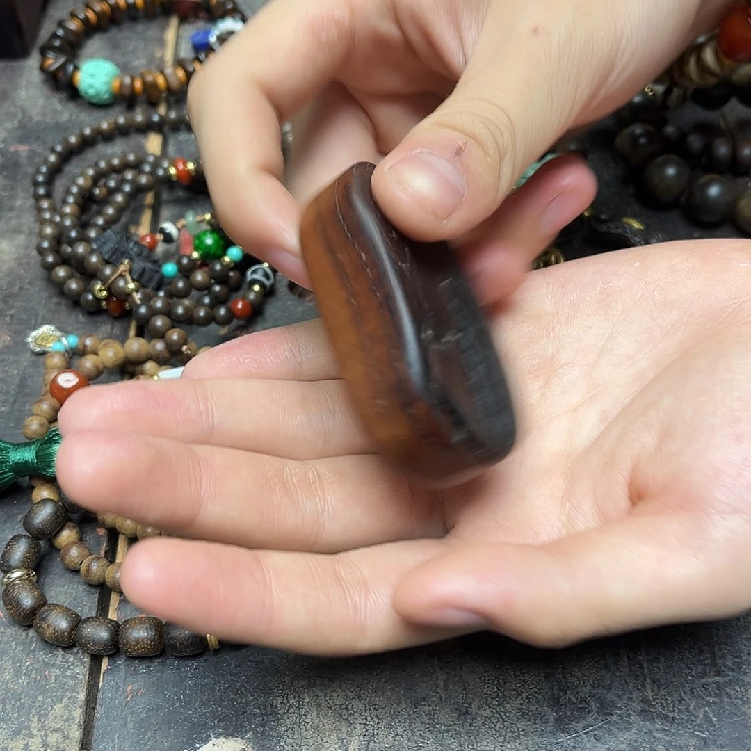 大叶紫檀（黑酸枝木类）