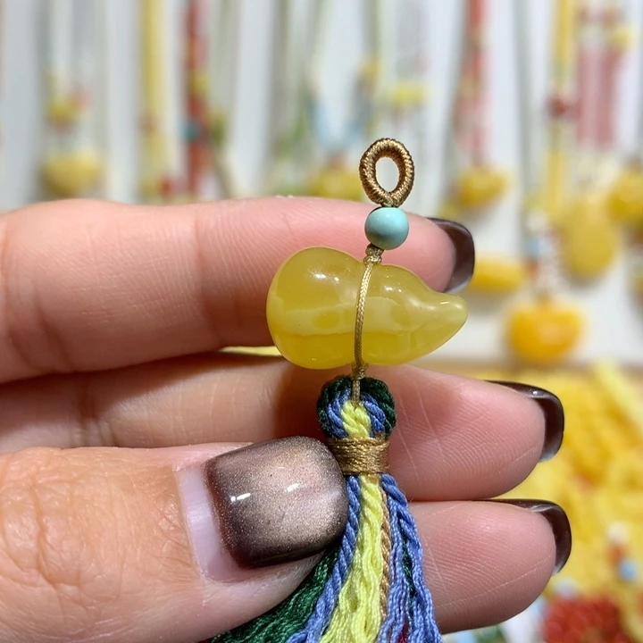 蜜蜡未镶嵌裸石配饰