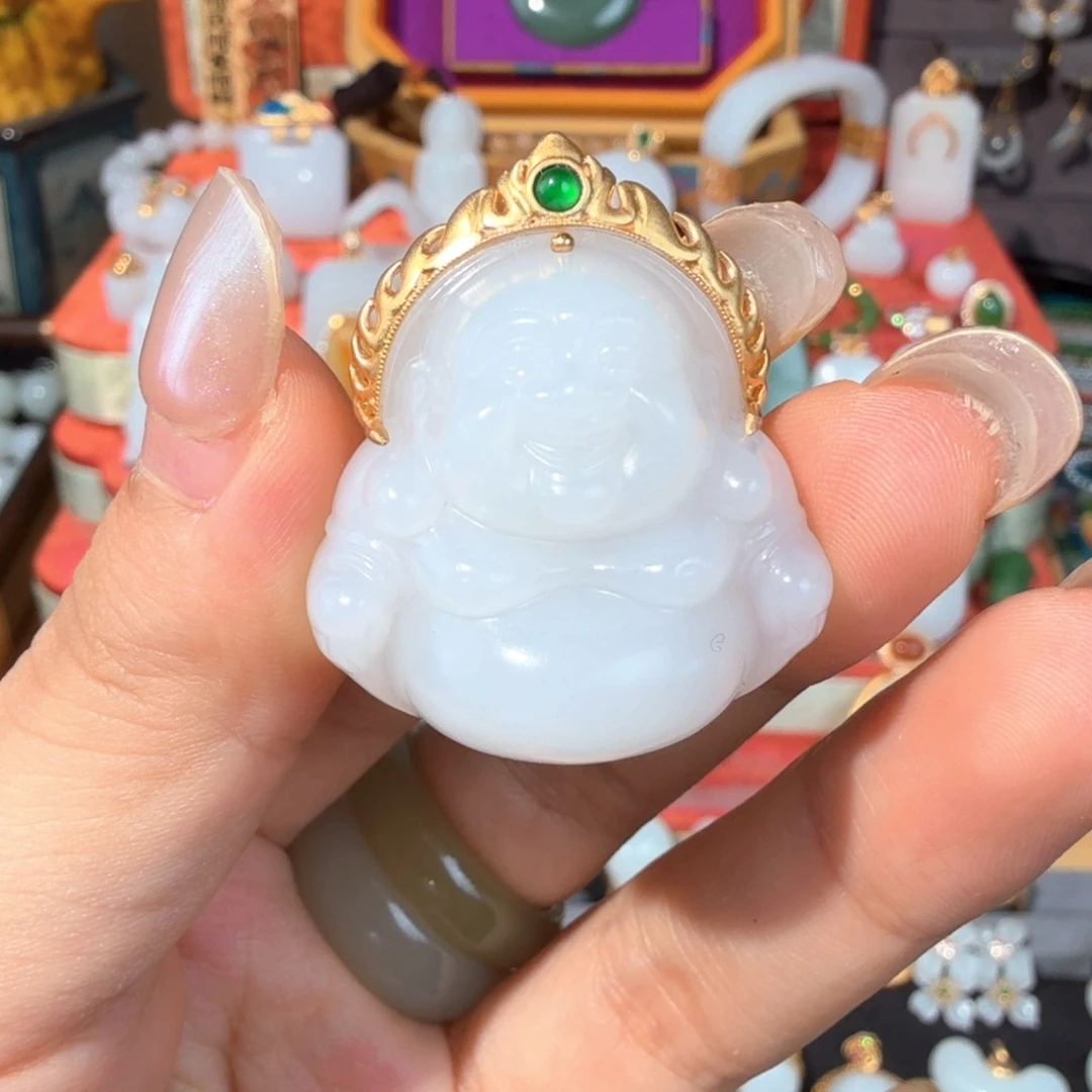 颈饰18K金镶嵌和田玉
