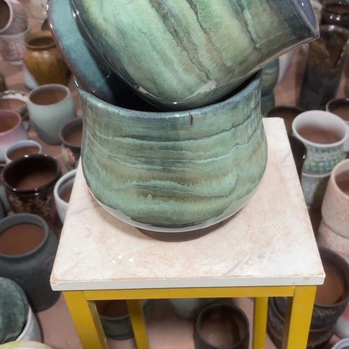 时***妈紫砂花盆口径19高度20两只瑕疵