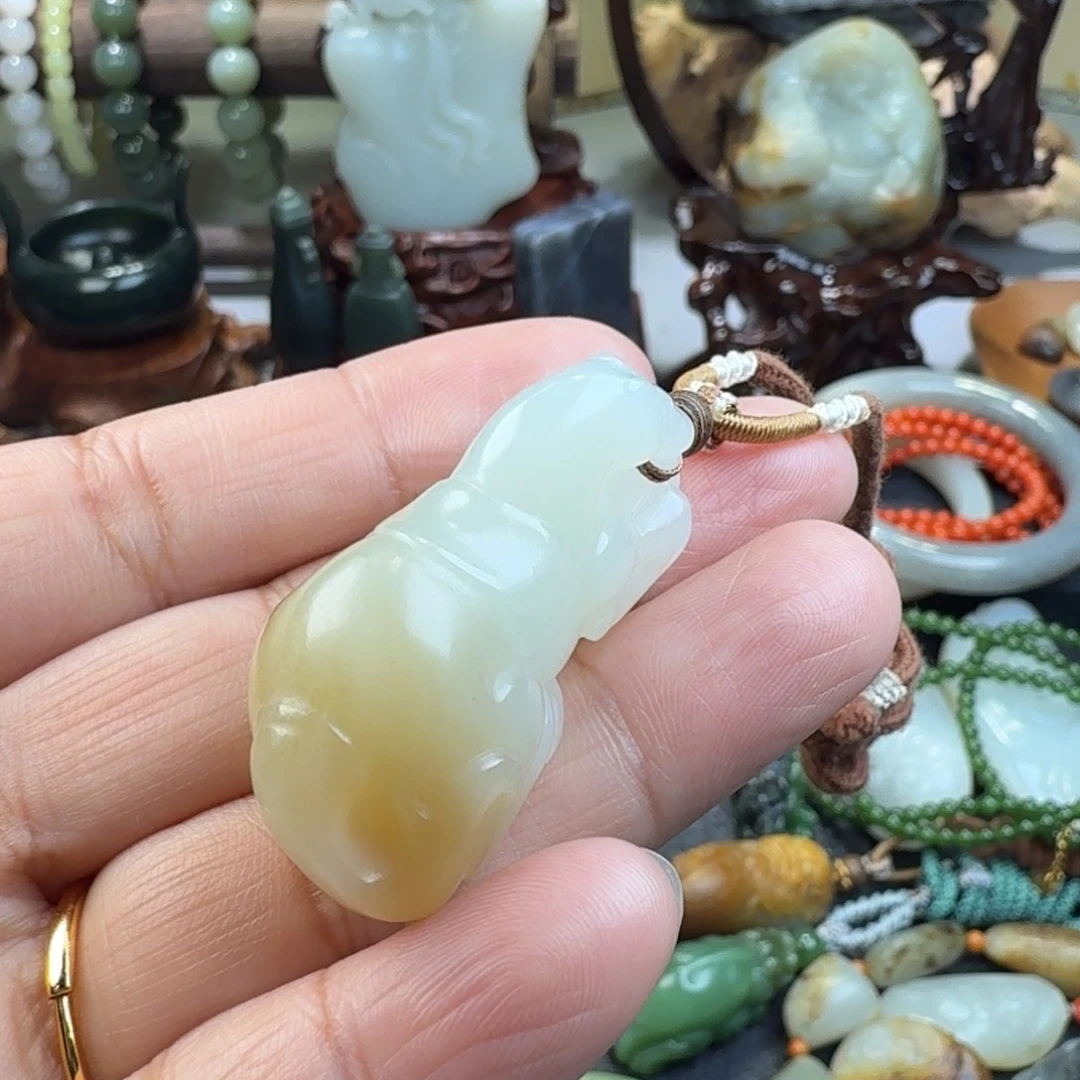 和田玉未镶嵌颈饰