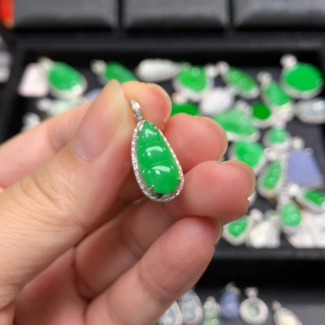 吊坠(不含链)18K金镶嵌翡翠