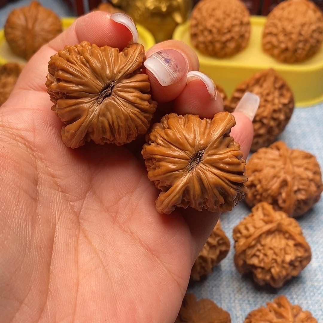 疯****把件文玩核桃毕业汉高楼37+全品