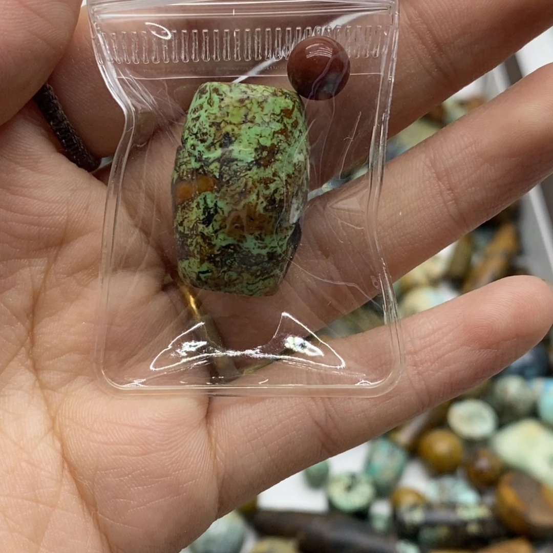 桥****南红玛瑙未镶嵌珠宝奇石