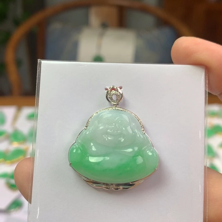 Y***e翡翠18K金镶嵌颈饰翡翠吊坠