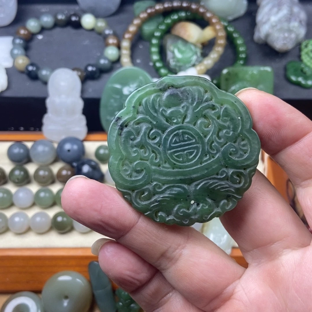 和田玉未镶嵌颈饰