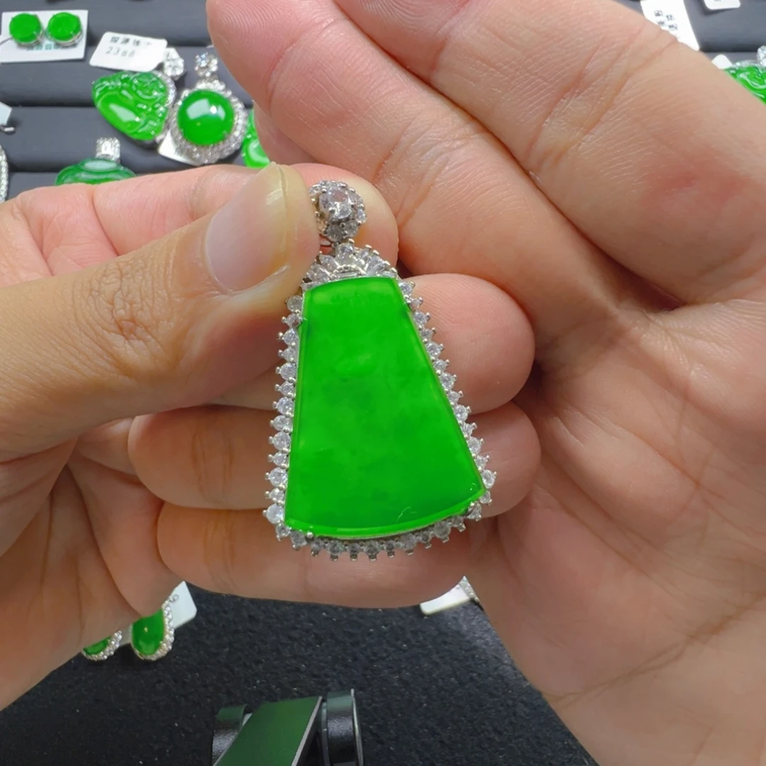 翡翠银S925镶嵌颈饰