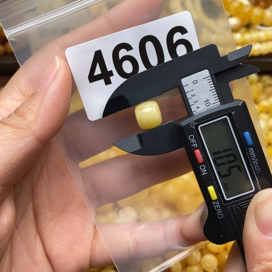 蜜蜡珠宝奇石未镶嵌