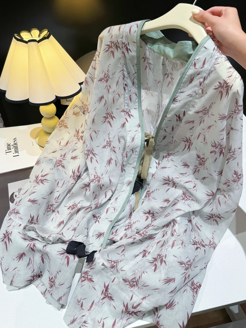 杨幂电影节同款清新甜美温柔风百搭衬衫宽松女上衣DP7593