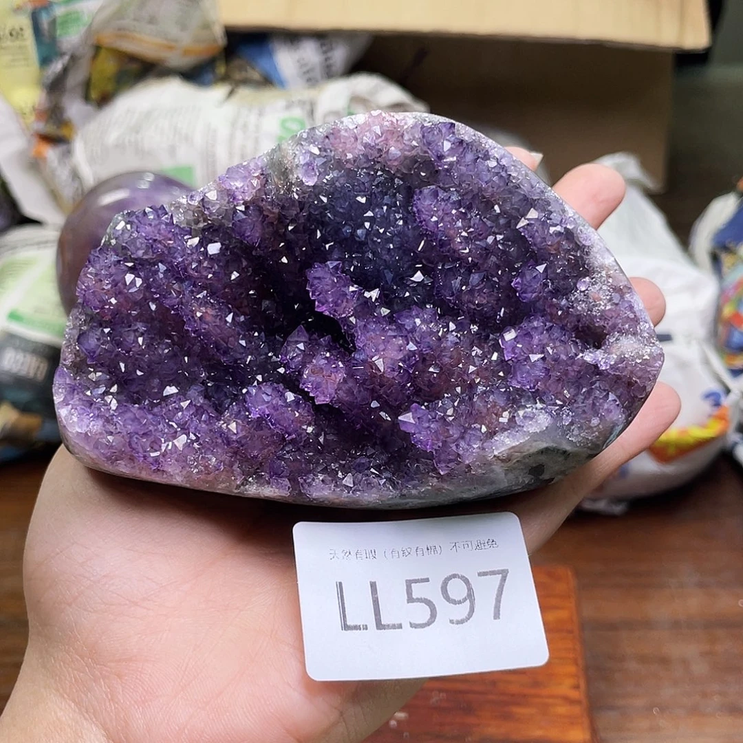 未镶嵌水晶大型摆件（非配饰）