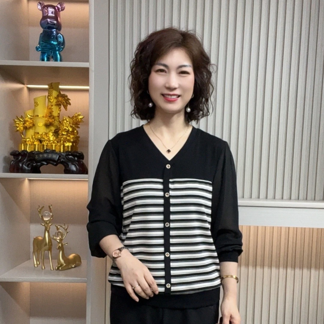 妈妈装流行时尚潮牌女装宽松春装女士独特漂亮小衫休闲百搭中老年