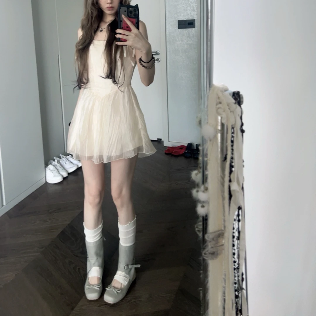 ishui-小方酪-小众法式性感设计部甜美气质夏季浅系蝴蝶结连衣裙