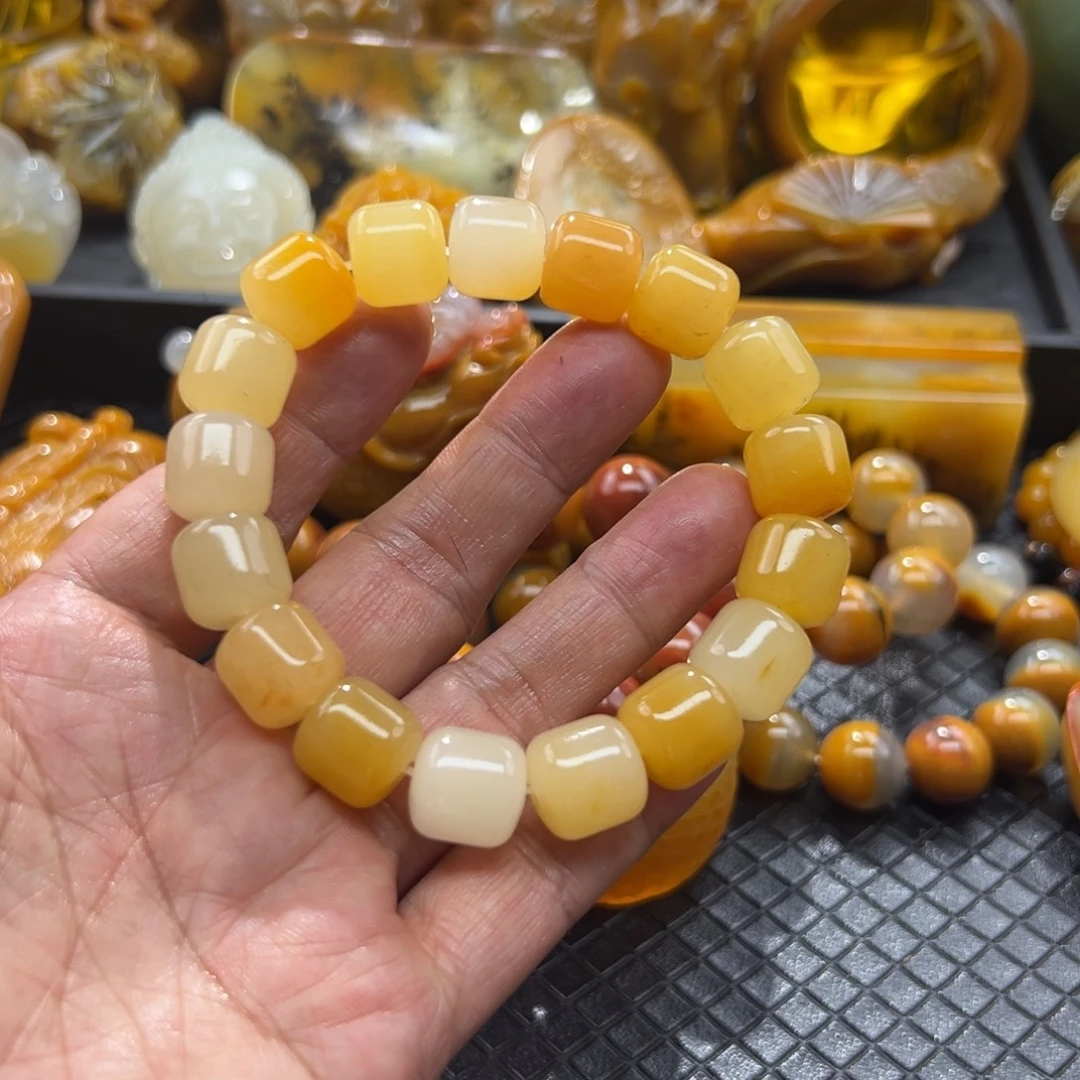 石英质玉未镶嵌颈饰