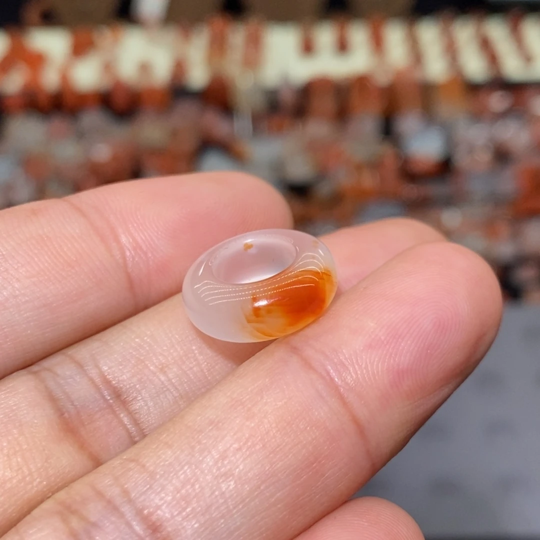 南红玛瑙冰飘未镶嵌山***་跑环8+